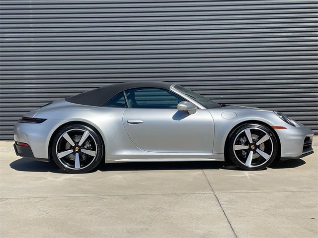 2025 Porsche 911 Carrera