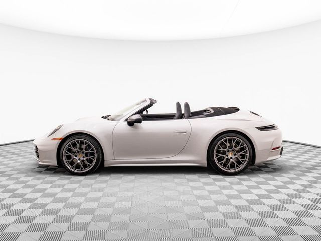 2025 Porsche 911 Carrera