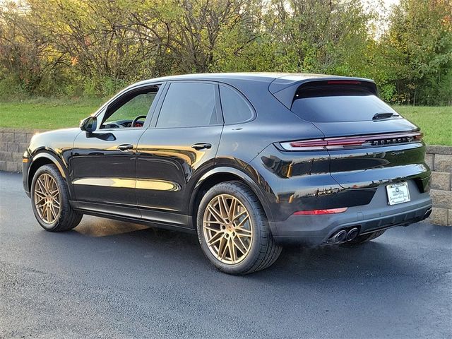 2025 Porsche Cayenne Base