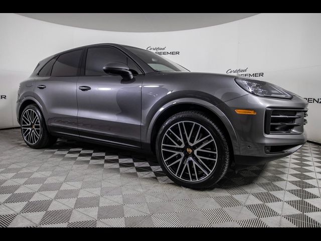 2025 Porsche Cayenne Base