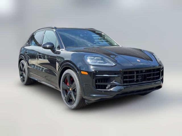 2025 Porsche Cayenne GTS