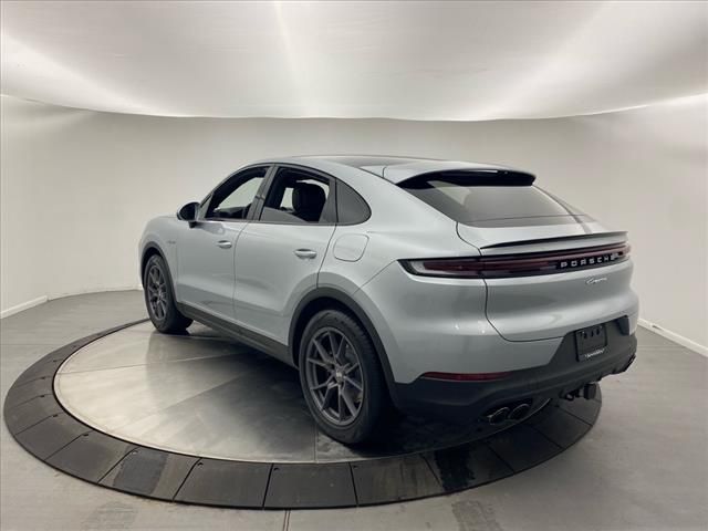 2025 Porsche Cayenne E-Hybrid Base