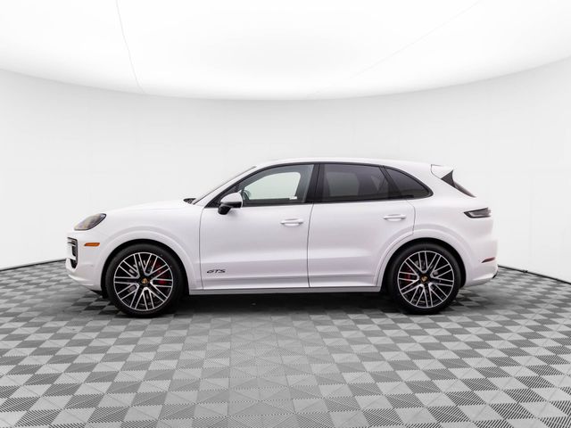 2025 Porsche Cayenne GTS