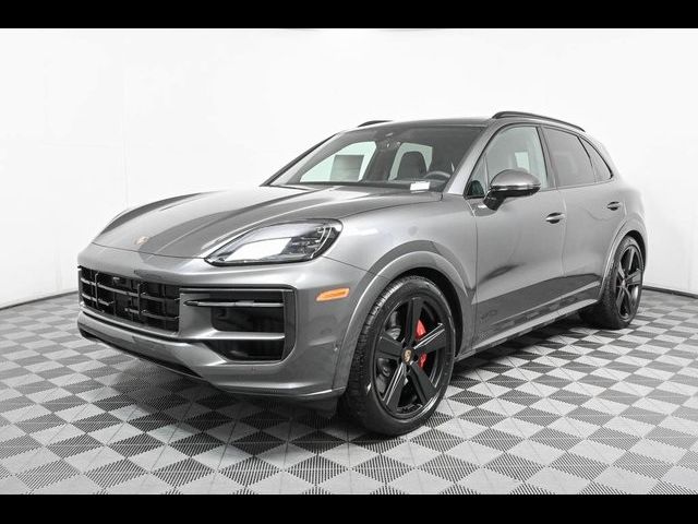 2025 Porsche Cayenne GTS