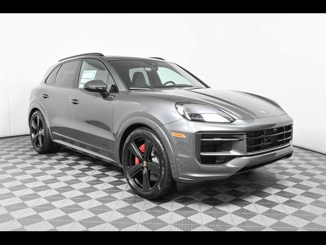 2025 Porsche Cayenne GTS