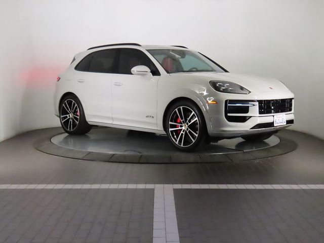 2025 Porsche Cayenne GTS