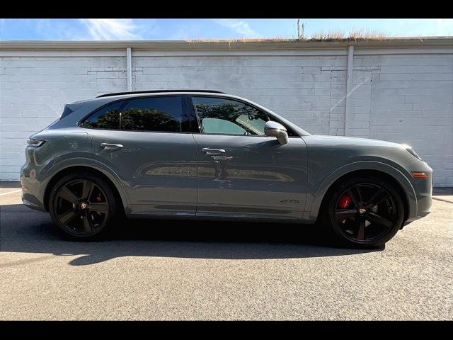 2025 Porsche Cayenne GTS