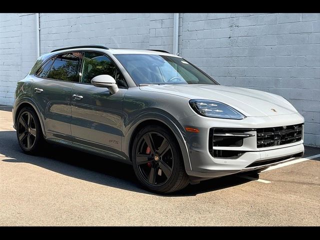 2025 Porsche Cayenne GTS