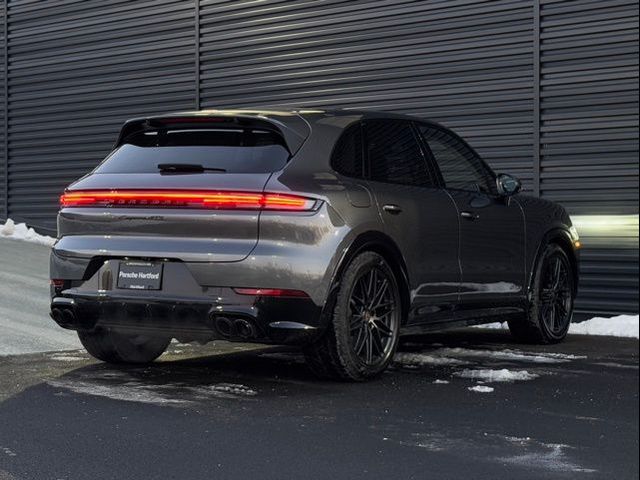 2025 Porsche Cayenne GTS