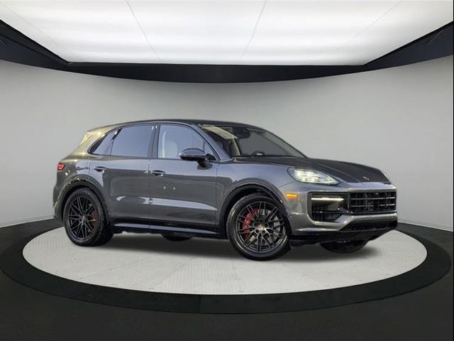 2025 Porsche Cayenne GTS