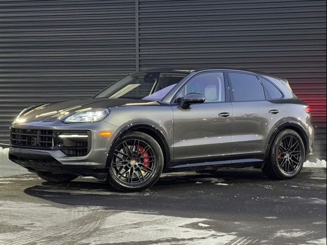 2025 Porsche Cayenne GTS