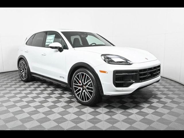 2025 Porsche Cayenne GTS