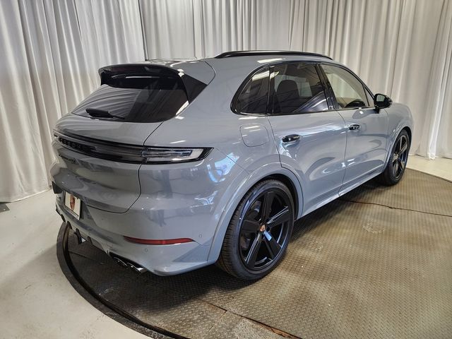 2025 Porsche Cayenne GTS