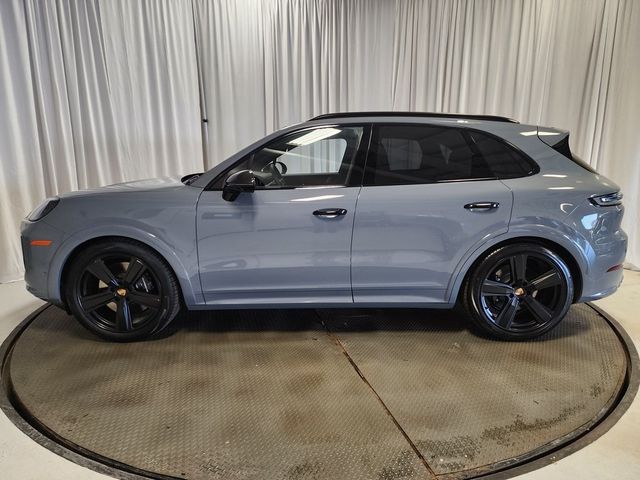 2025 Porsche Cayenne GTS