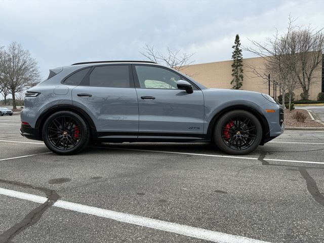 2025 Porsche Cayenne GTS