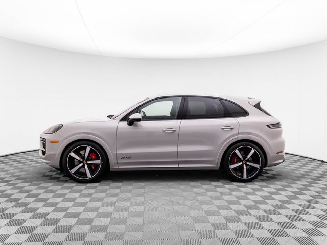 2025 Porsche Cayenne GTS