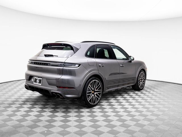 2025 Porsche Cayenne GTS