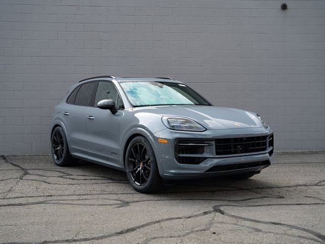 2025 Porsche Cayenne GTS