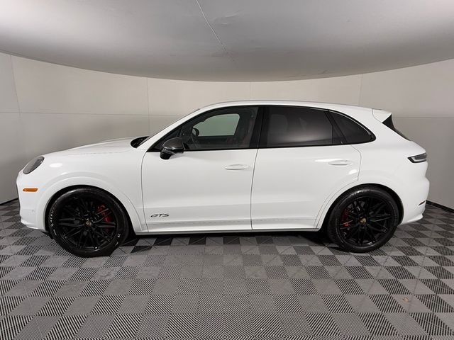 2025 Porsche Cayenne GTS