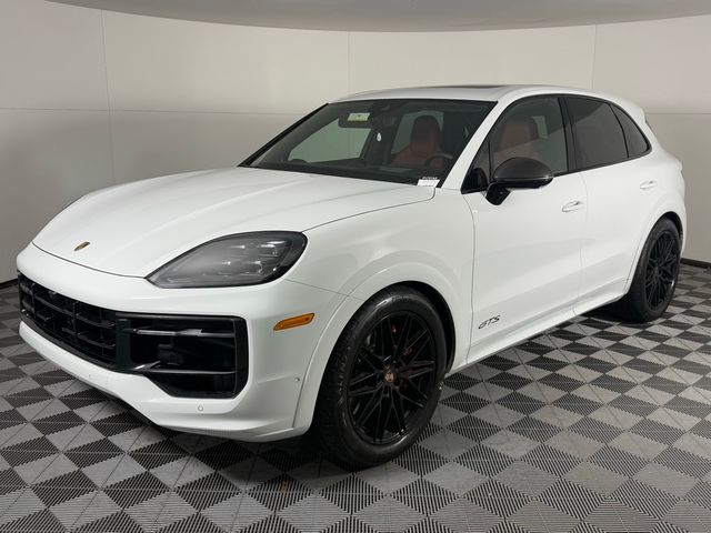 2025 Porsche Cayenne GTS