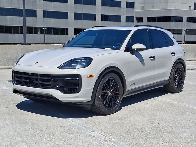 2025 Porsche Cayenne GTS