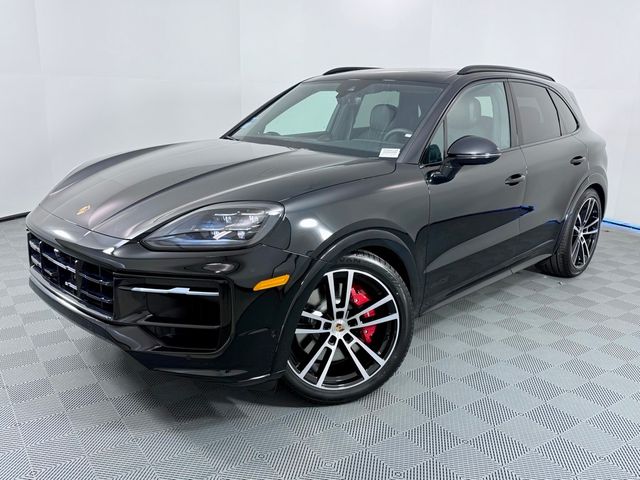 2025 Porsche Cayenne GTS