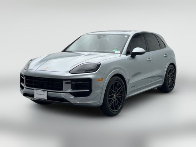 2025 Porsche Cayenne GTS
