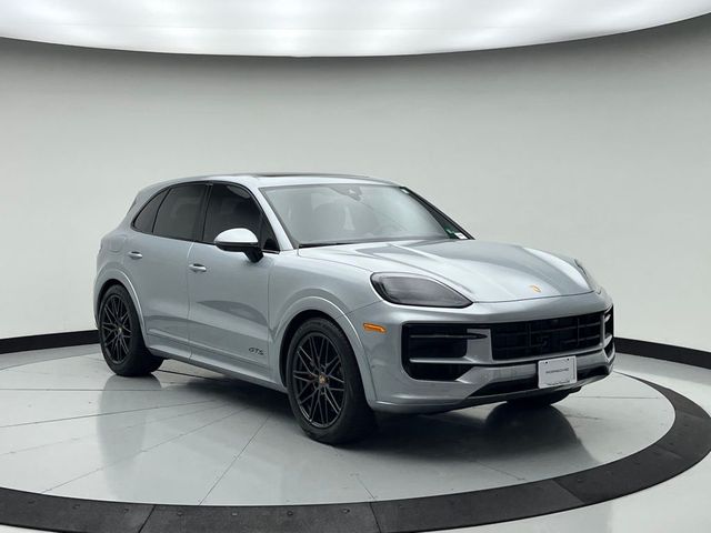 2025 Porsche Cayenne GTS