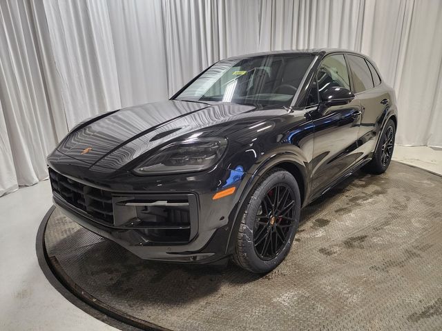 2025 Porsche Cayenne GTS