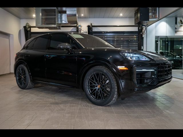 2025 Porsche Cayenne GTS