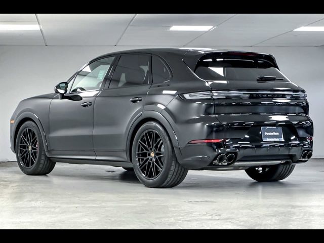 2025 Porsche Cayenne GTS