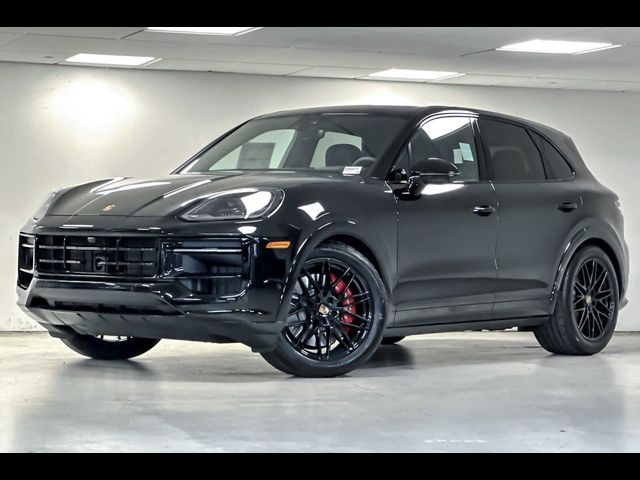 2025 Porsche Cayenne GTS