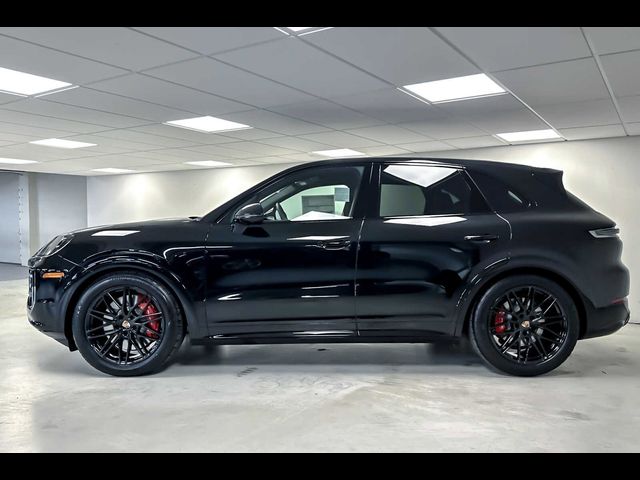 2025 Porsche Cayenne GTS