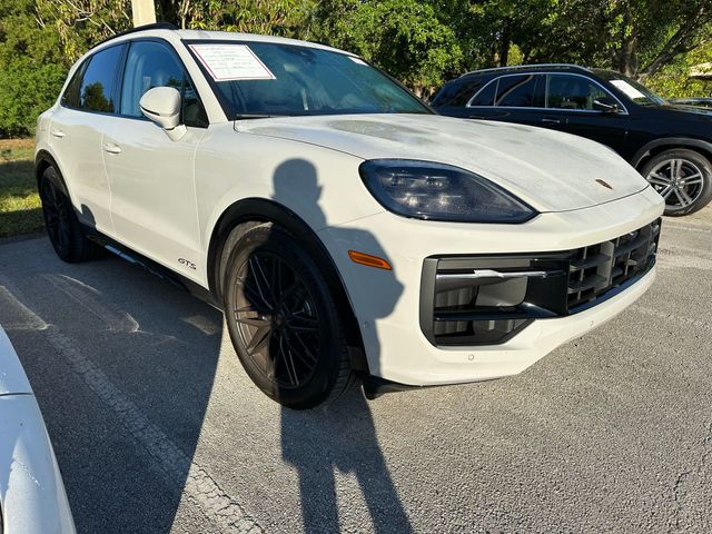 2025 Porsche Cayenne GTS
