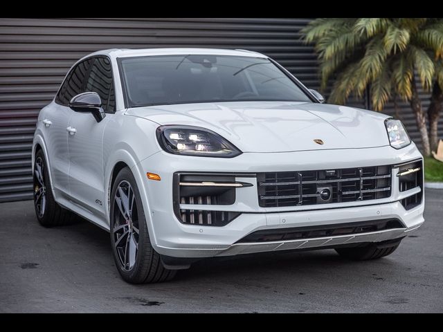 2025 Porsche Cayenne GTS