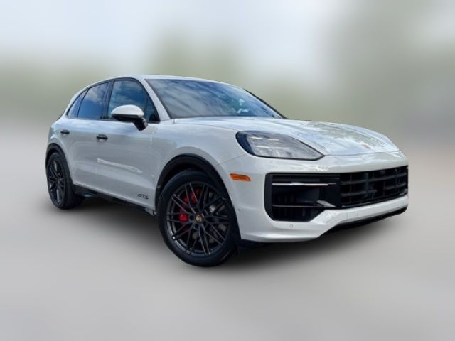2025 Porsche Cayenne GTS