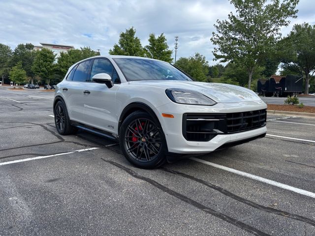 2025 Porsche Cayenne GTS