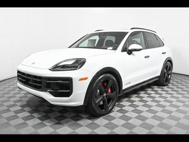 2025 Porsche Cayenne GTS