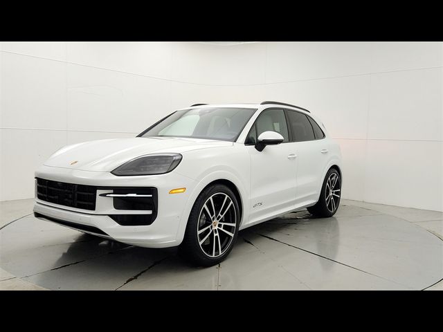 2025 Porsche Cayenne GTS