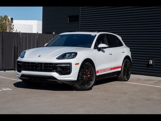 2025 Porsche Cayenne GTS