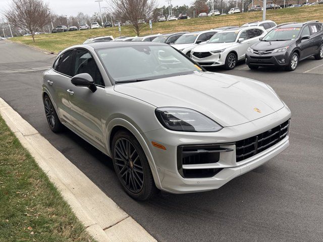 2025 Porsche Cayenne GTS