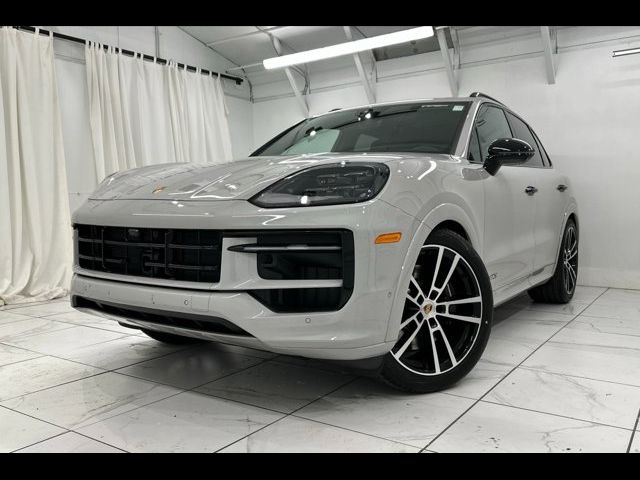 2025 Porsche Cayenne GTS