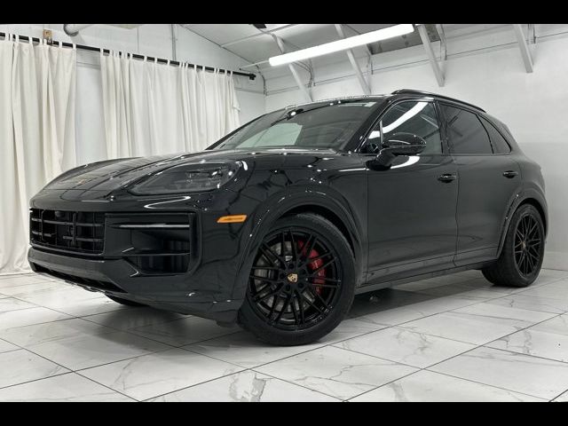 2025 Porsche Cayenne GTS