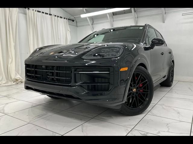 2025 Porsche Cayenne GTS