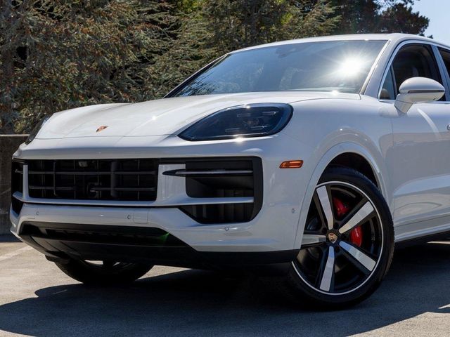 2025 Porsche Cayenne S