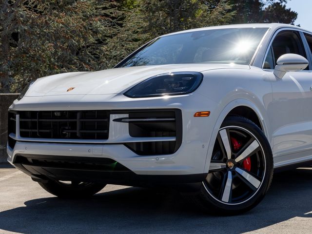 2025 Porsche Cayenne S