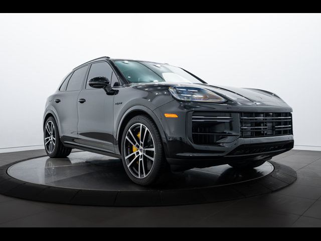 2025 Porsche Cayenne Turbo E-Hybrid