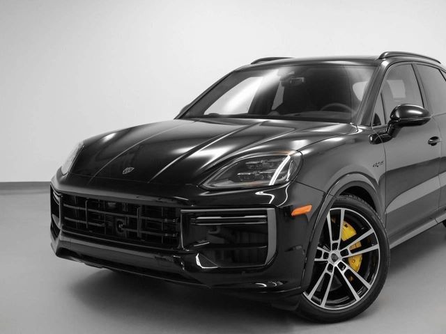 2025 Porsche Cayenne Turbo E-Hybrid