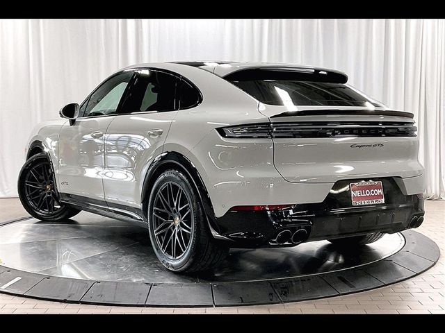 2025 Porsche Cayenne GTS