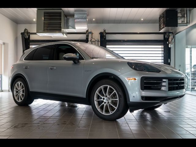 2025 Porsche Cayenne E-Hybrid Base